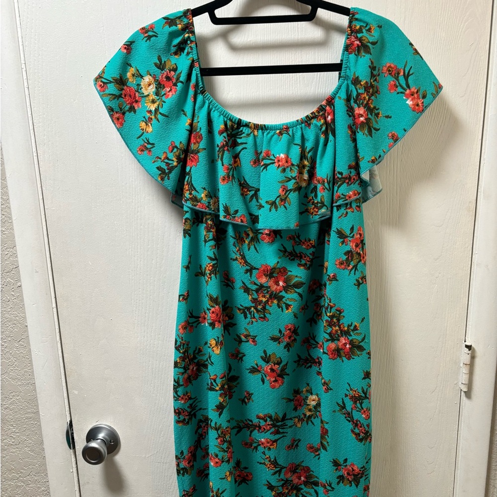 Off the shoulder flowy dress